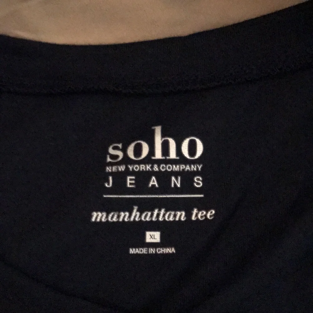 🛍️ 2/$15 New York & Company, Soho Jeans Manhattan tee - Picture 3 of 5